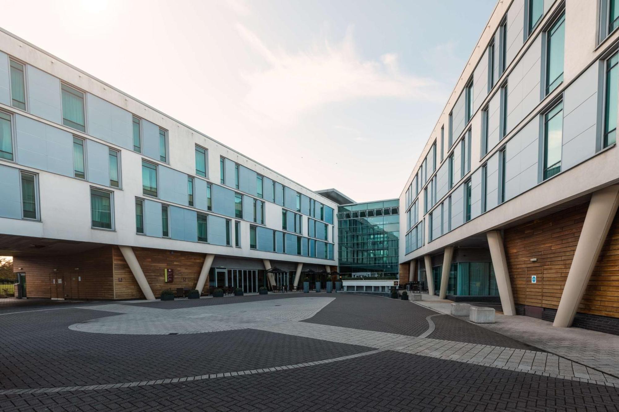 Doubletree By Hilton Hotel Newcastle International Airport Exterior photo