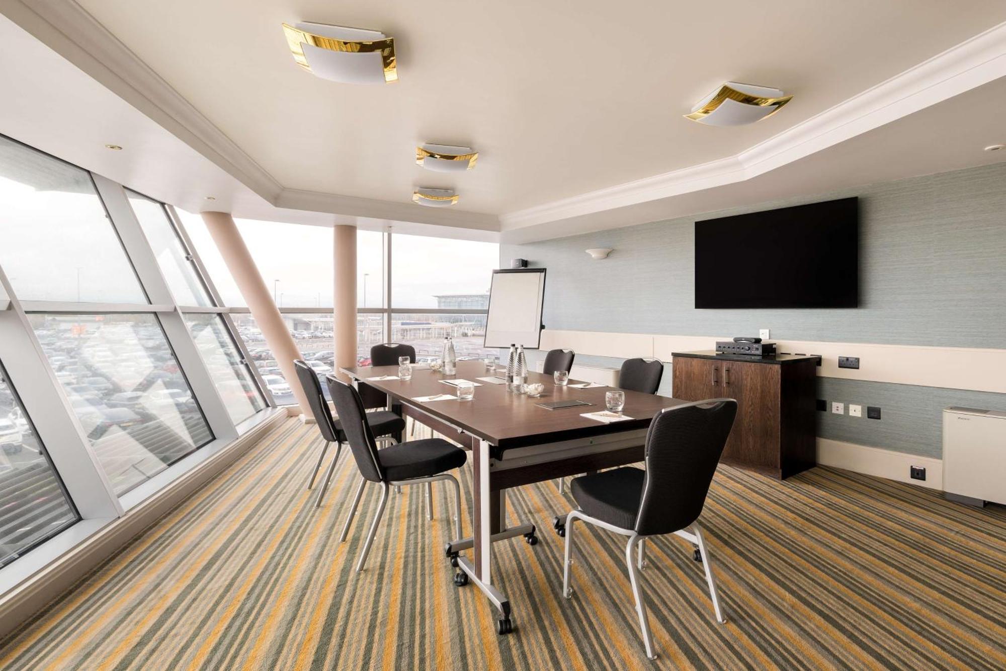 Doubletree By Hilton Hotel Newcastle International Airport Exterior photo