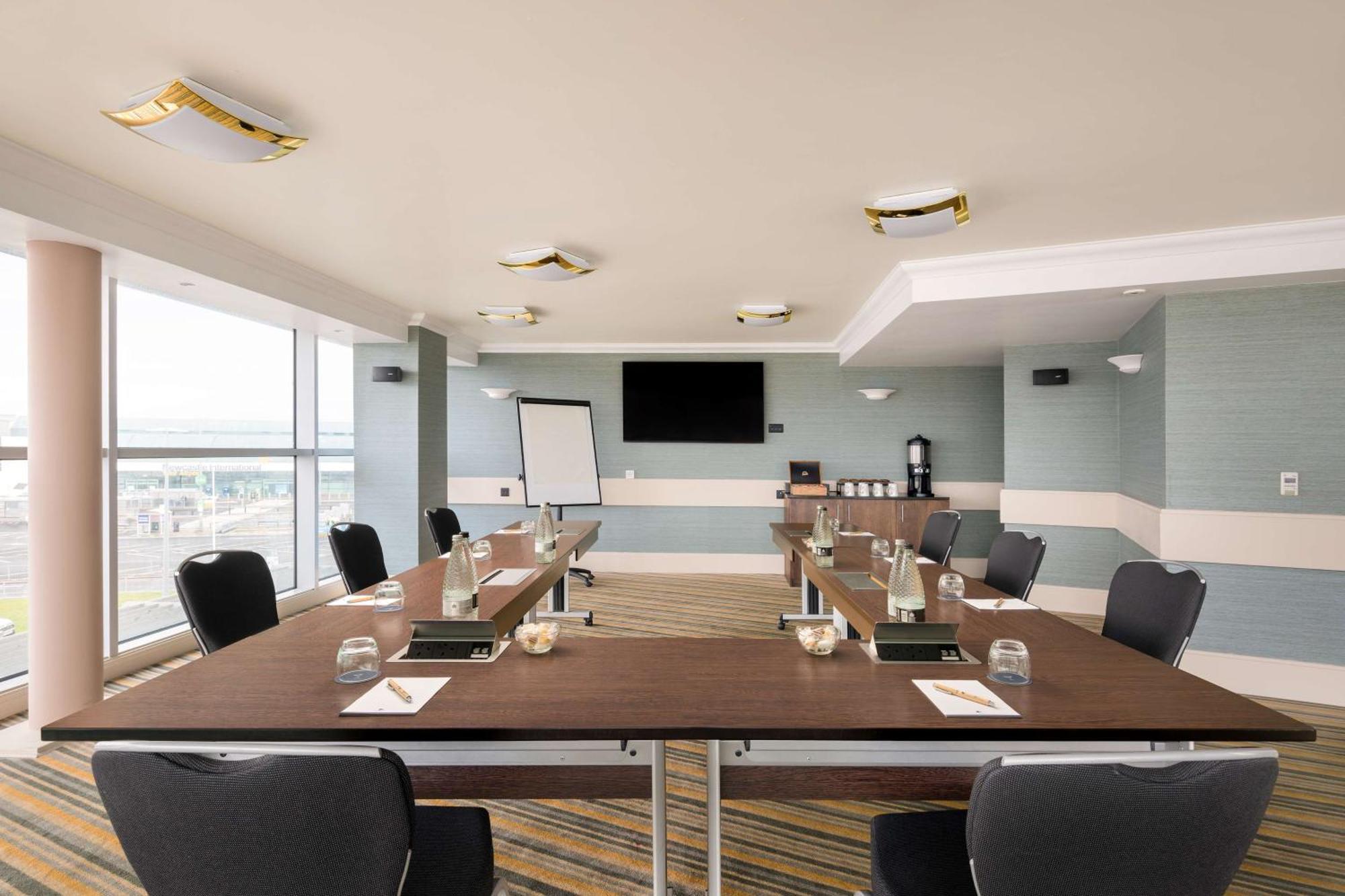 Doubletree By Hilton Hotel Newcastle International Airport Exterior photo